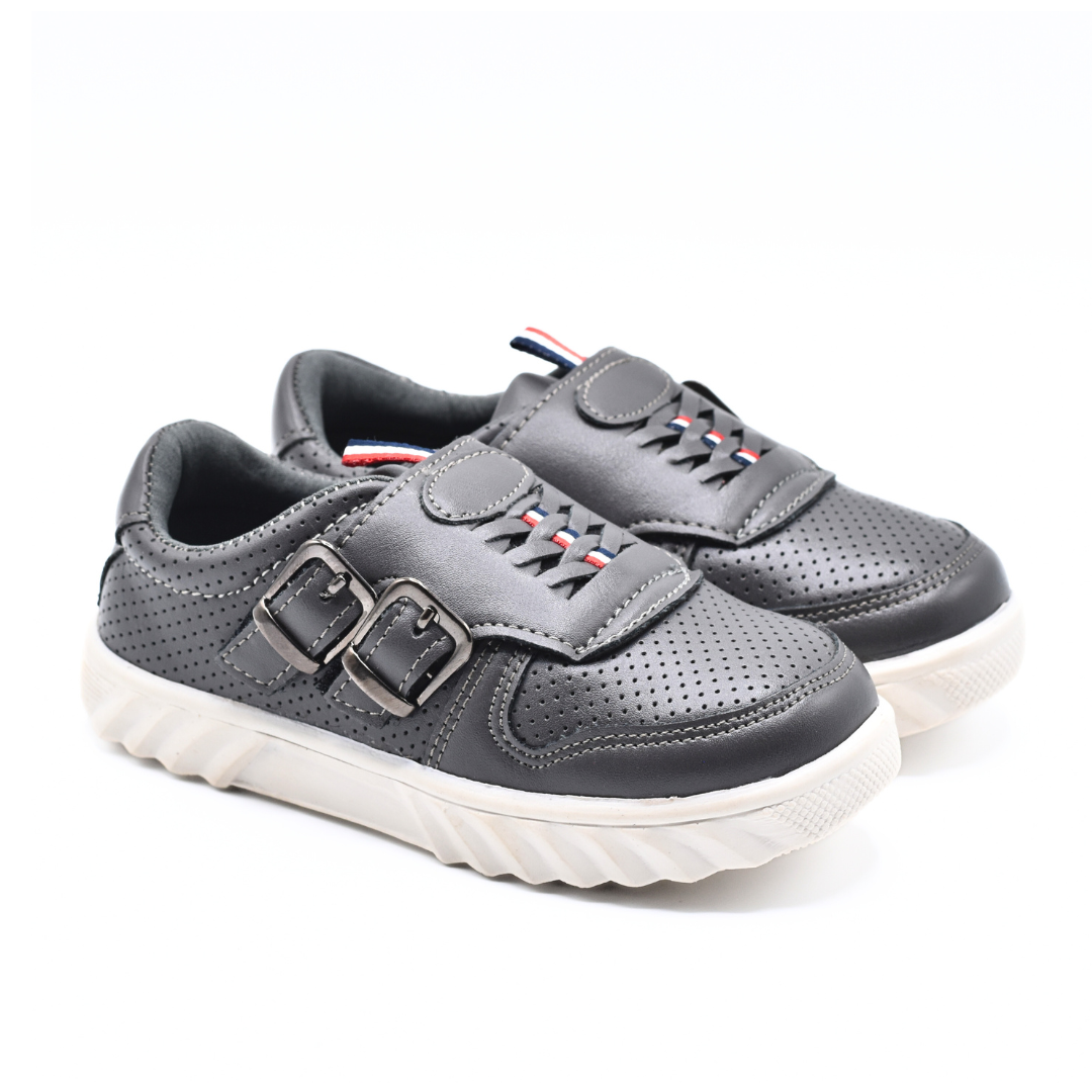 BuckleUp Sneakers