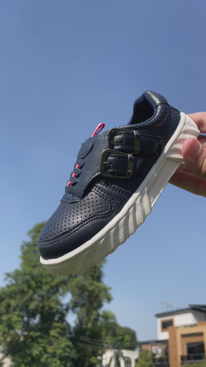 BuckleUp Sneakers